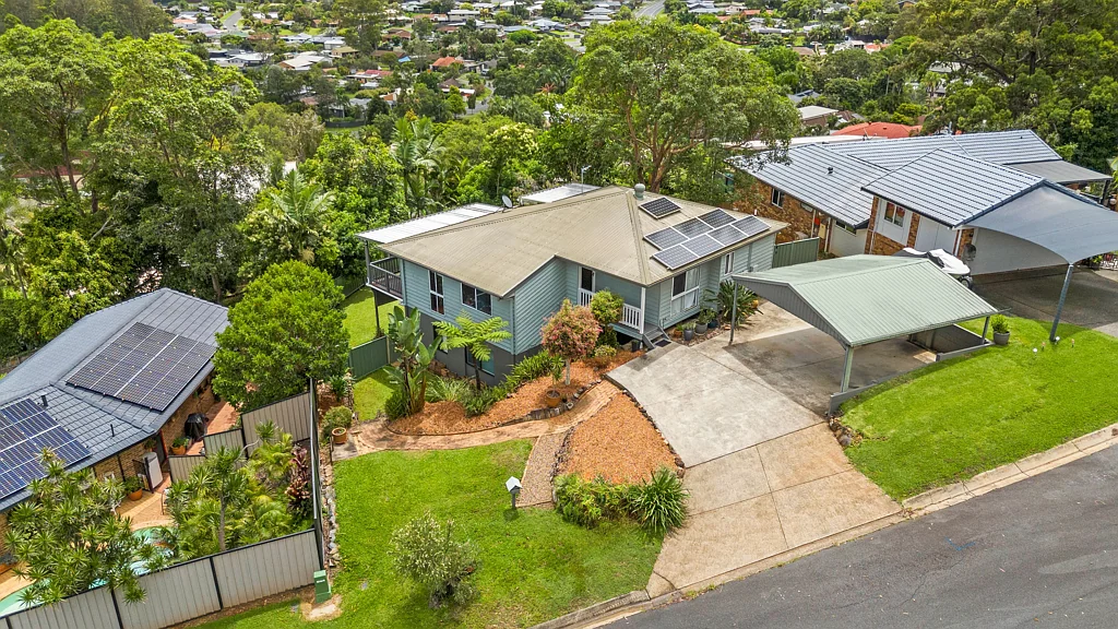 Carrara 4Habitaciones Discover Elevated Living at 6 Wideview Court, Carrara