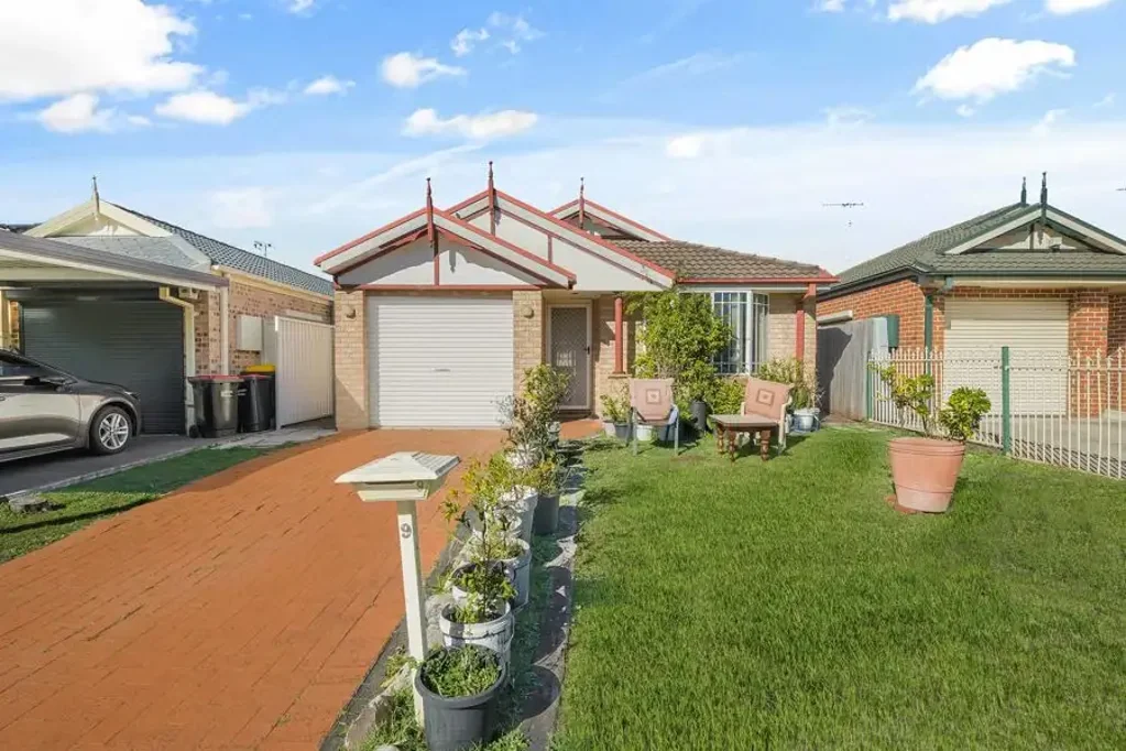 9 Lightning Ridge Road, Hinchinbrook, NSW 2168