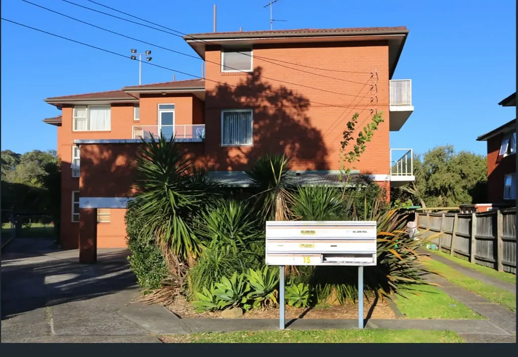 Modern Coastal Apartment in Prime Dee Why Location