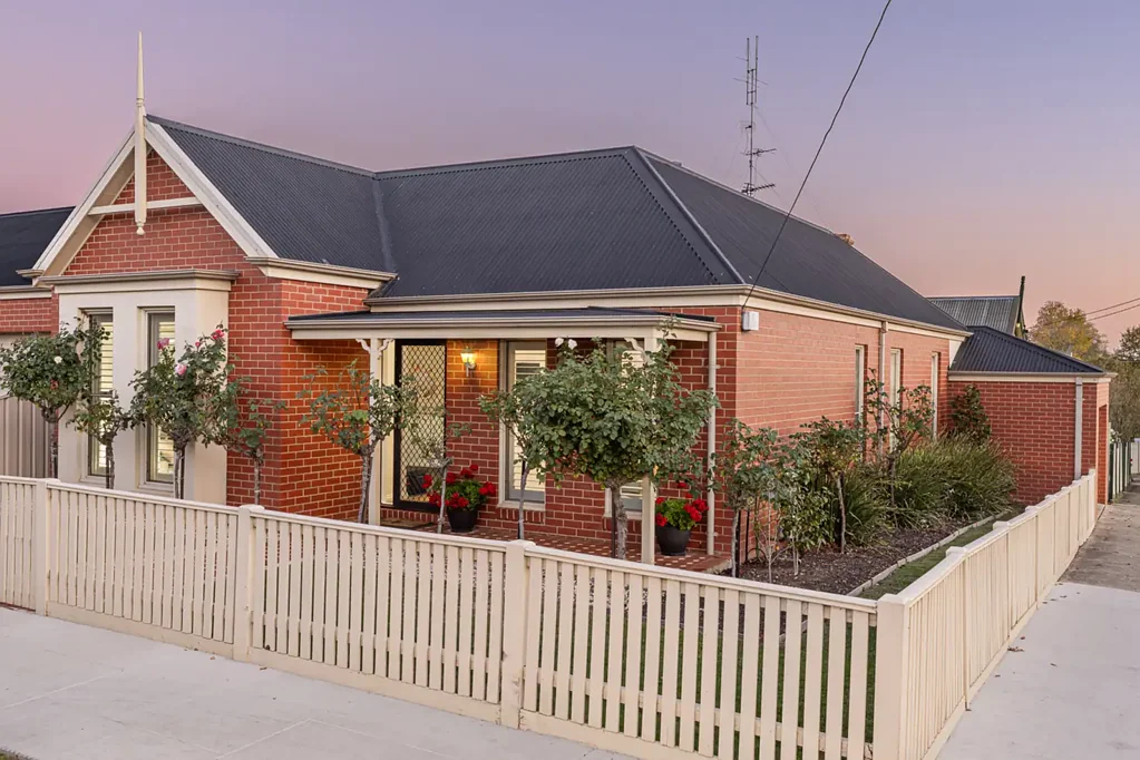 Ballarat Central 3房  Impeccably Renovated & Unbeatable Location
