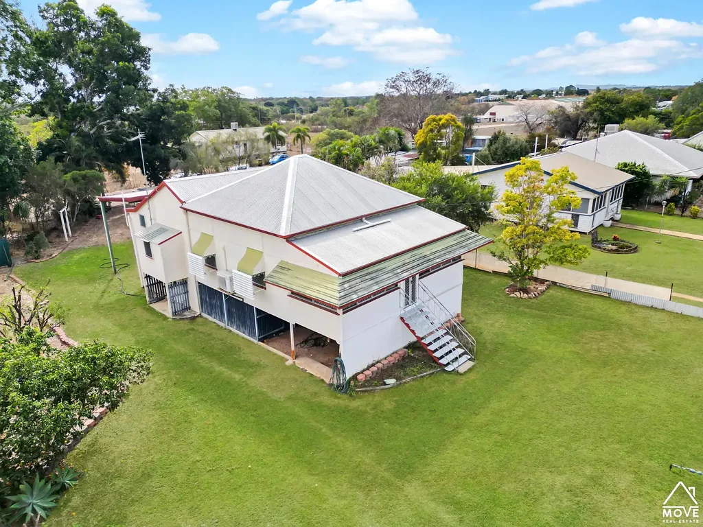 Queenton 3 Bedroom Space, Convenience & Plenty of Potential on 1,113m²