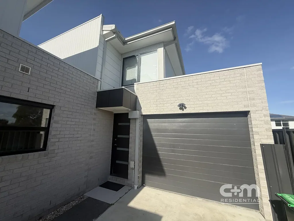 Spacious & Modern 4-Bedroom Family Living