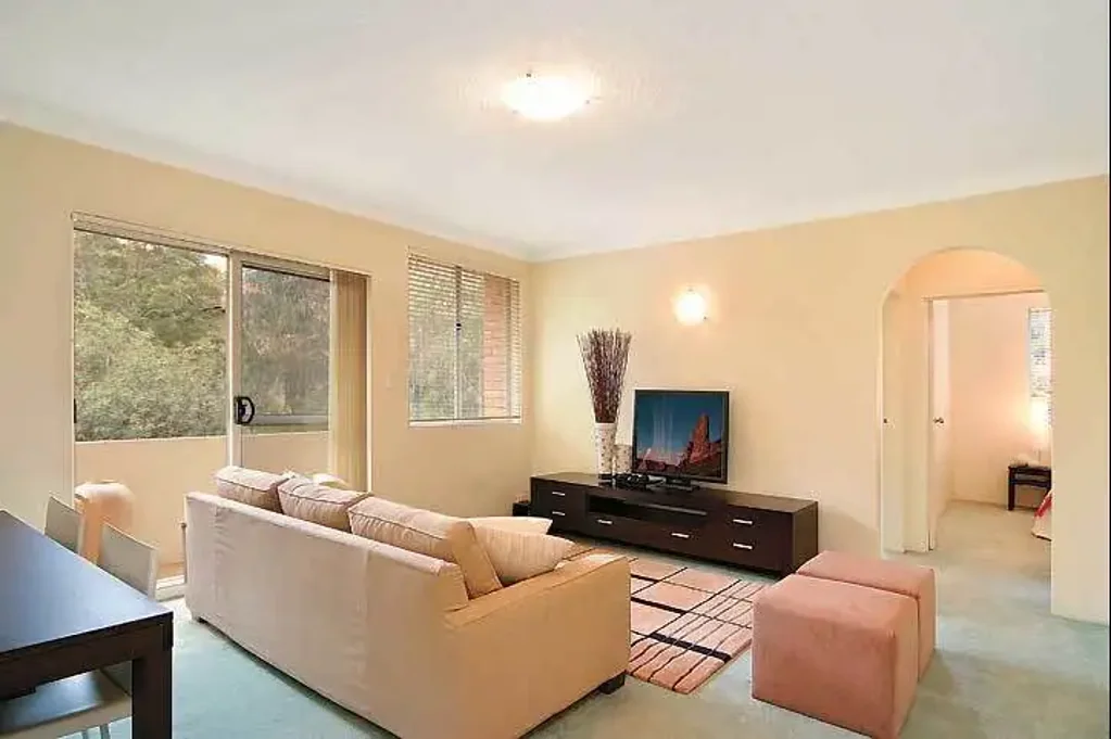 Bright & Spacious Two-Bedroom Apartment Moments from the Beach
