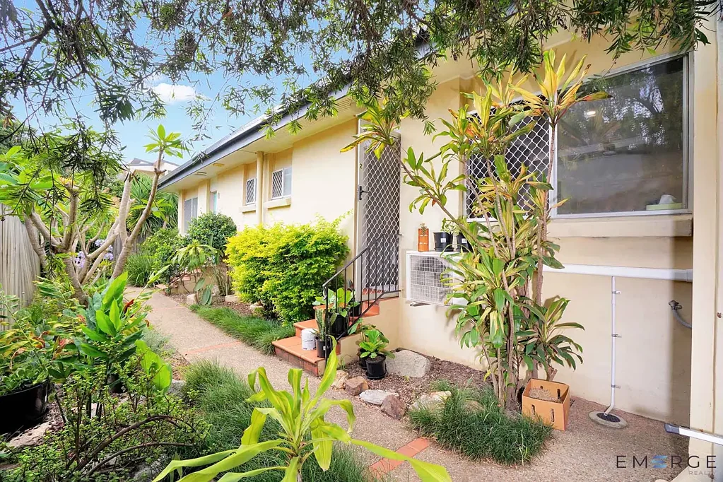Renovated Unit with Private Courtyard