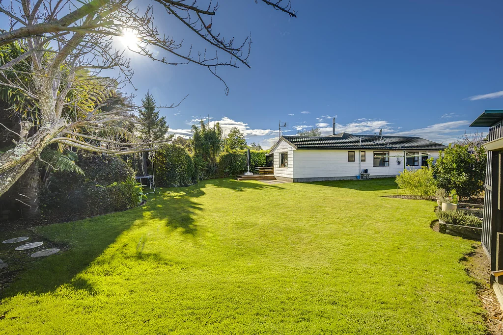 Greenmeadows 3Moenga Renovated Family Home on 954sqm (more or less)