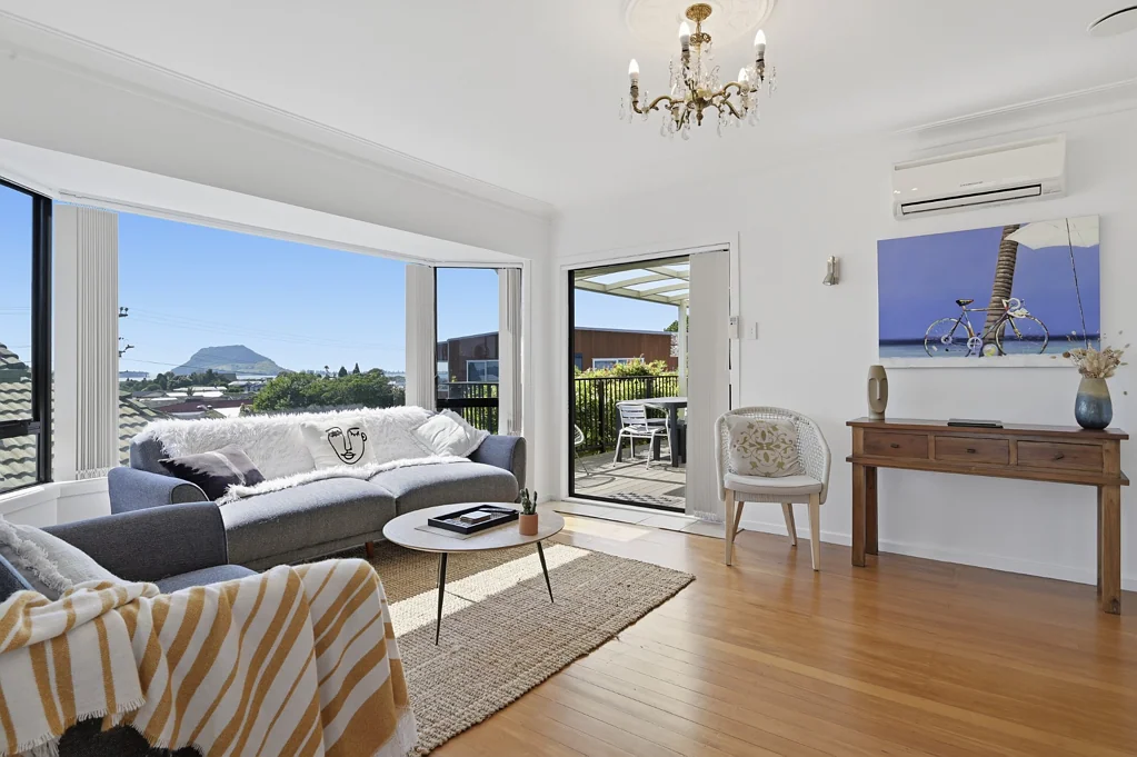 Bellevue 3 Bedroom Views, Sun and Comfortable