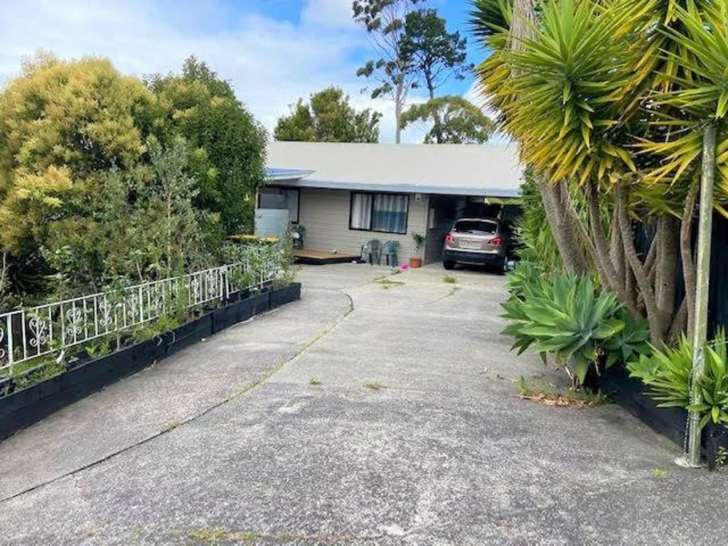 Stylish Three Bedroom!! - Pets Negotiable