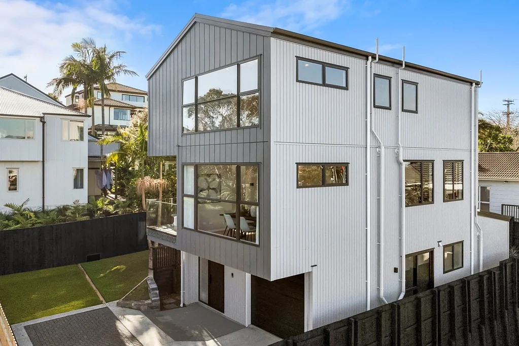 Forrest Hill 5Moenga Brand New, Seaview & Double Westlake Zone