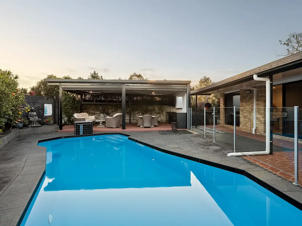 Rothwell 4બેડરૂમ Renovated Family Entertainer with Exceptional Space