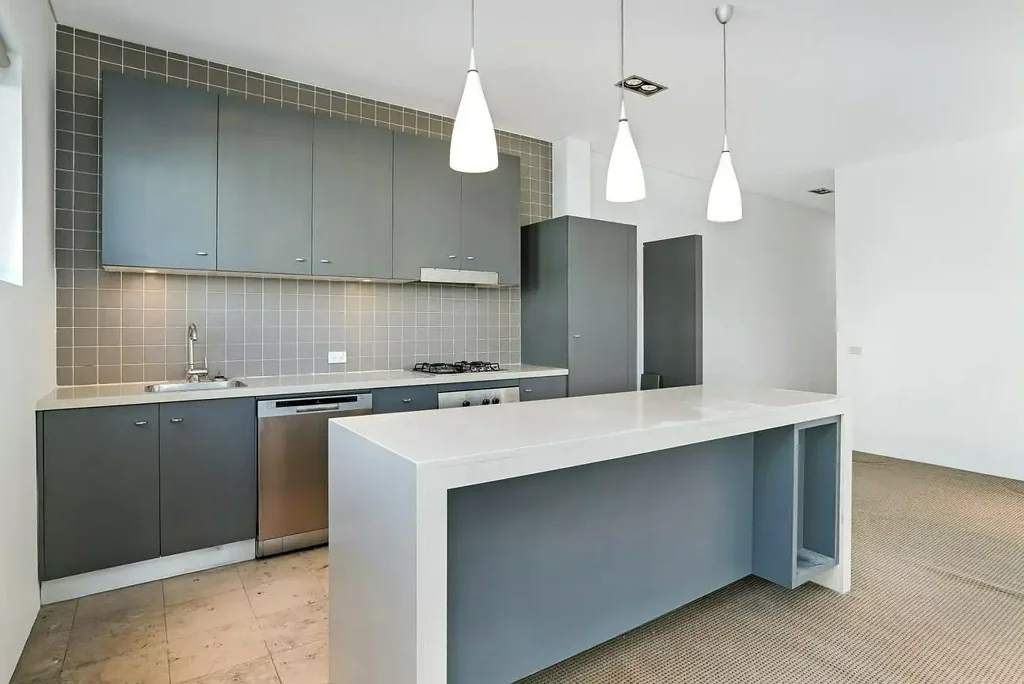 Modern One Bedroom Apartment In Heart Of Bondi!