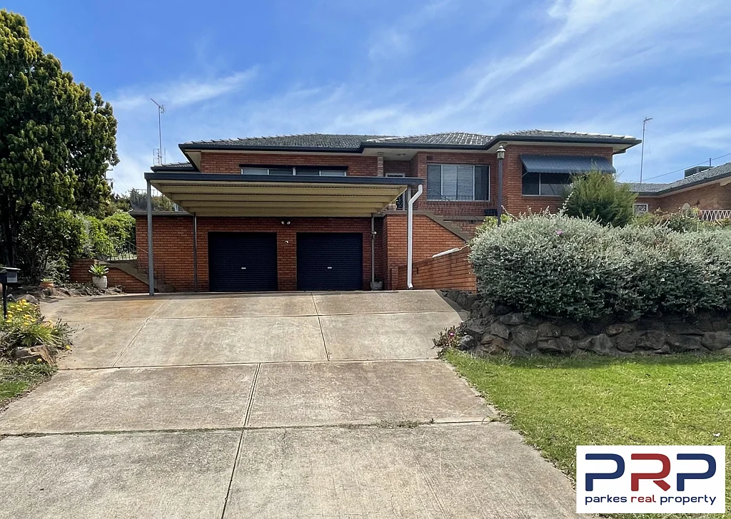 Parkes 4房  Just Listed & With a View