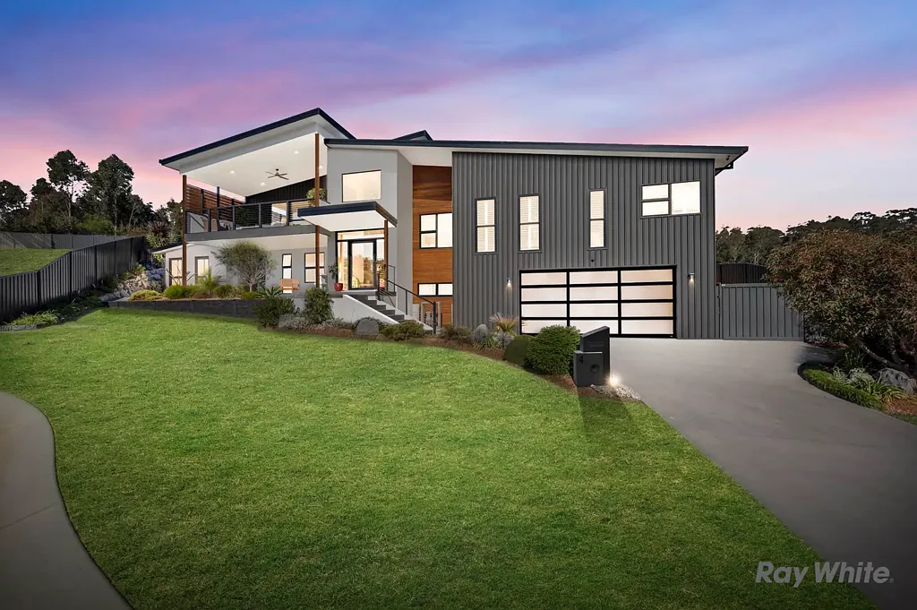 Malua Bay 4 Bedroom THE EPITOME OF LUXURY AND STYLE