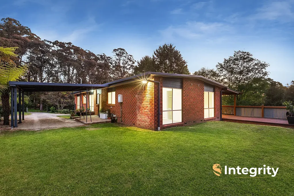 Kinglake 4chambre Family Home with Expansive Verandah + Bore
1st OPEN will be SATURDAY 23-MAY 2026 @ 9.30am