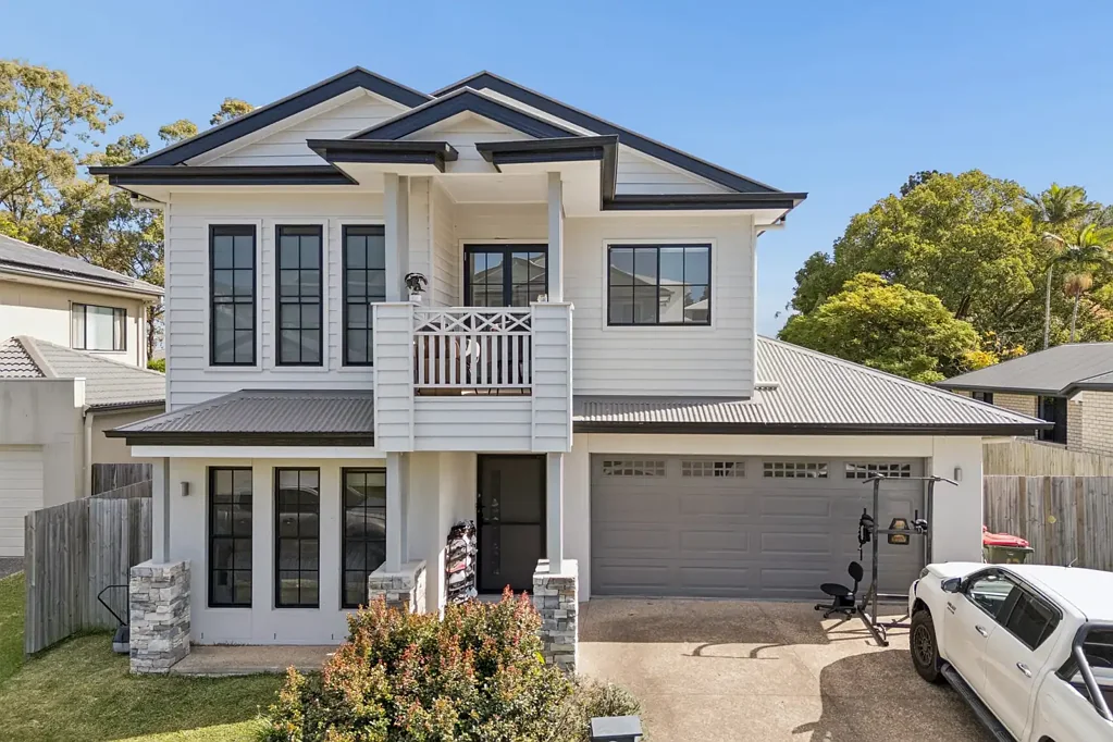 Algester 5غرفة نوم Elegant Hamptons-Style Family Home with Space, Style and Strong Investment Appeal