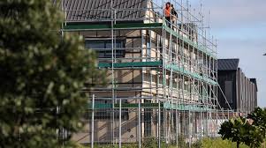 新西兰建筑业迎“大手术”：强制保修新规引争议，财政部警告或冲击住房供应