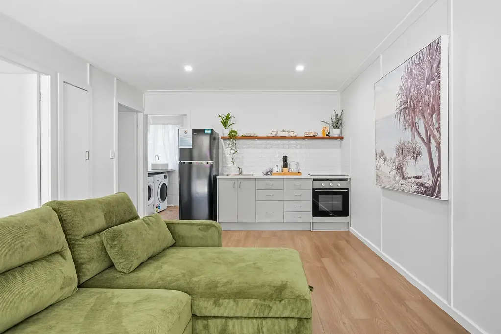 Fully Furnished Beachside Living