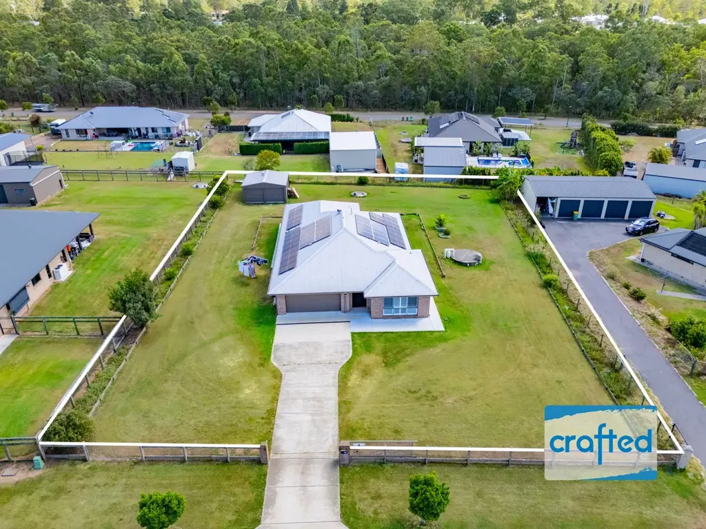 New Beith 4 Bedroom acreage life 🍃 | Stunning Coral-built Home In Prime Location
