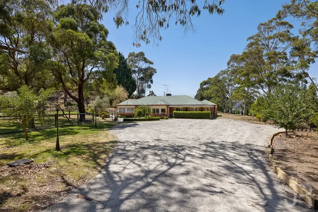 56-58 Beaumont Road, Berwick, VIC 3806