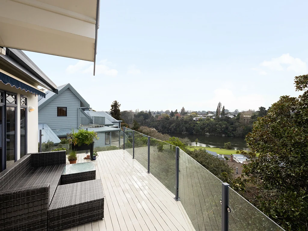 Beerescourt 3Phòng ngủ Town House River Views!