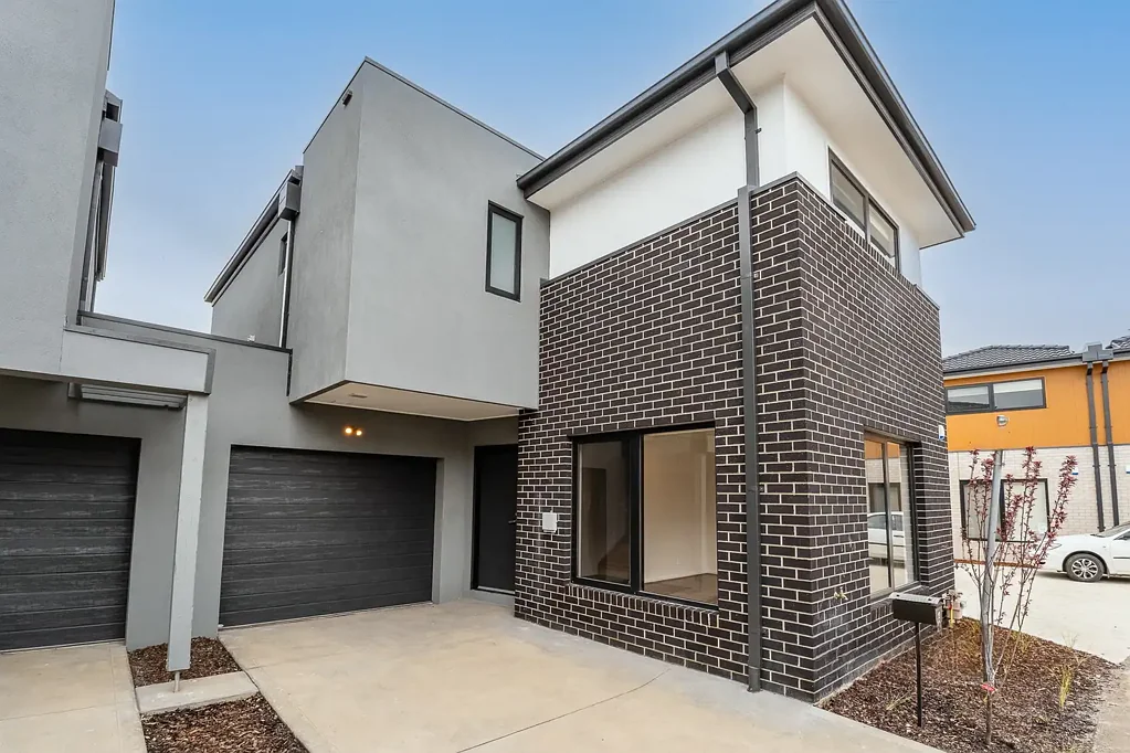 South Morang 3房 建于2024年新宅 近中心枢纽 Caesar石台面厨房 低维护庭院 便利设施环绕 精明投资首选 Near New property with a secured tenant!
