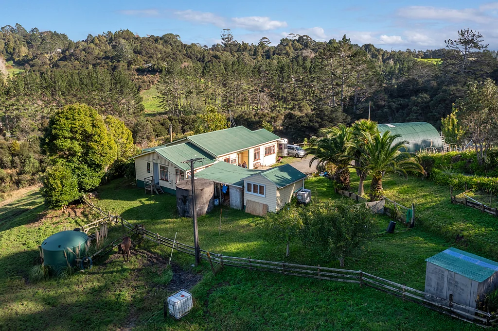 Redvale 4Moenga Ultimate dream home--Explore the potential!