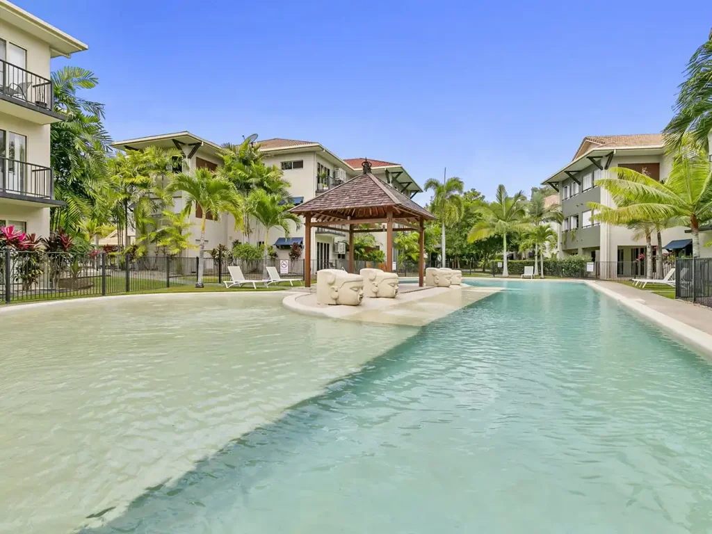 Clifton Beach 2ห้องนอน Set & Forget Investment – Leased Until Jan 2027 in Sought-After Resort Complex