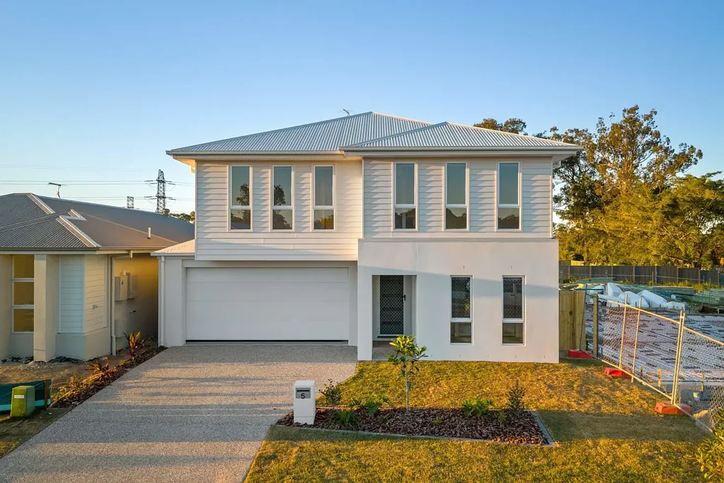 Brand New 5-Bedroom Double-Storey Home - Modern Living in Prime Location
