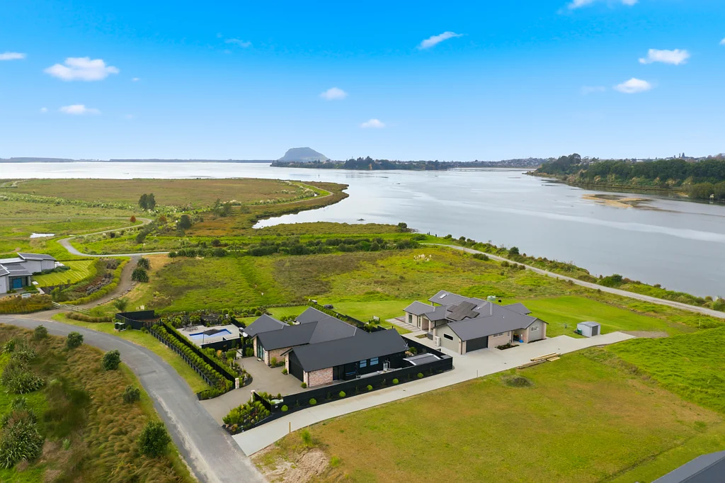 Te Puna 4 Bedroom A waterfront masterpiece designed for living