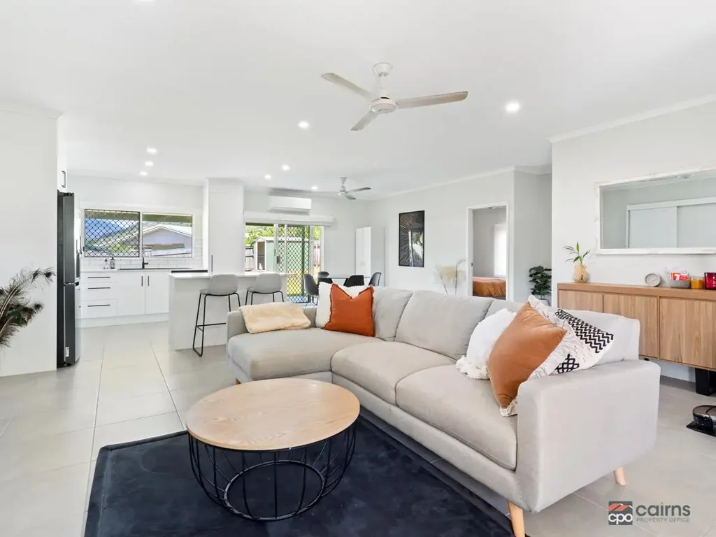 Gordonvale 3Phòng ngủ Solid, Stylish & Move-In Ready with Stunning Views