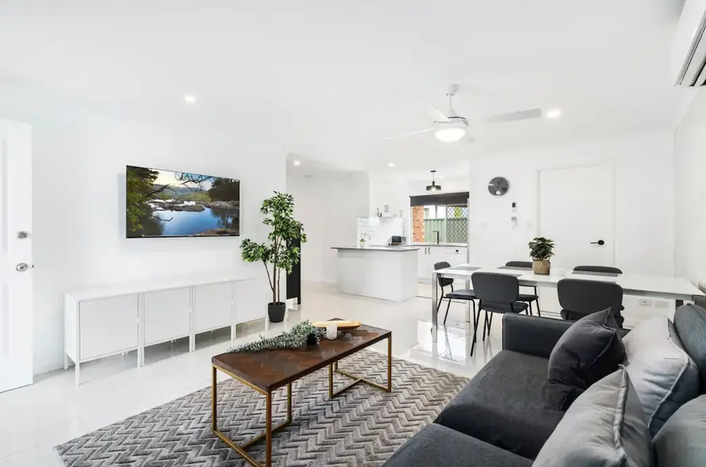 Modern 3-Bedroom Home in Prime Labrador Location