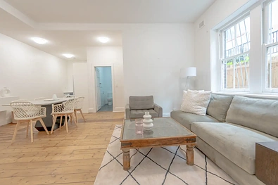Address Withheld, Bondi, NSW 2026, 3 Bedrooms, 1 Bathrooms, Apartment