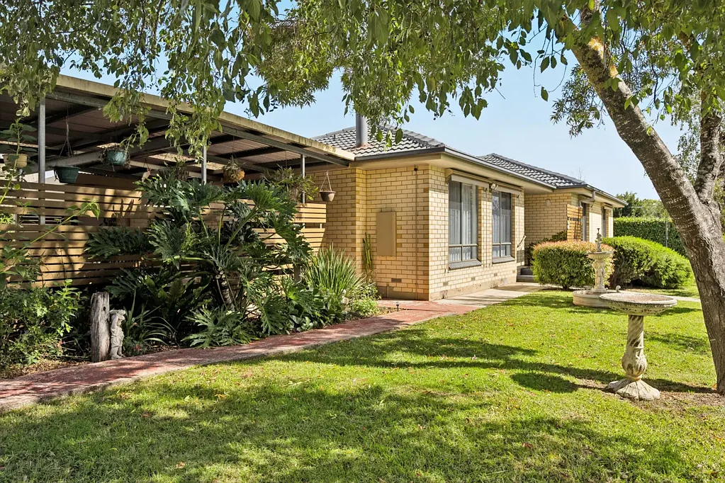 Mount Barker 3침실 Quiet Corner Allotment with Versatile Living