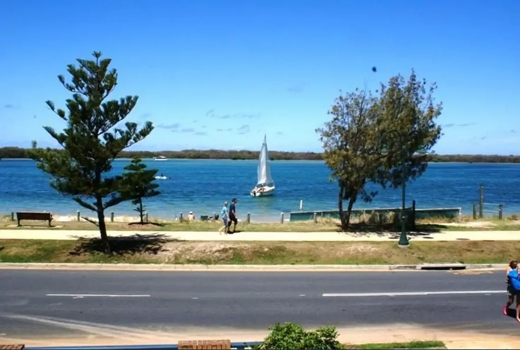 Neat Two-Bedroom Unit in Prime Broadwater Location