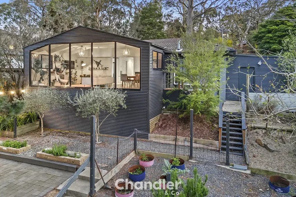 Upwey 4कमरा Stunning Family Living on a Fantastic 1,565m² Approx. Block