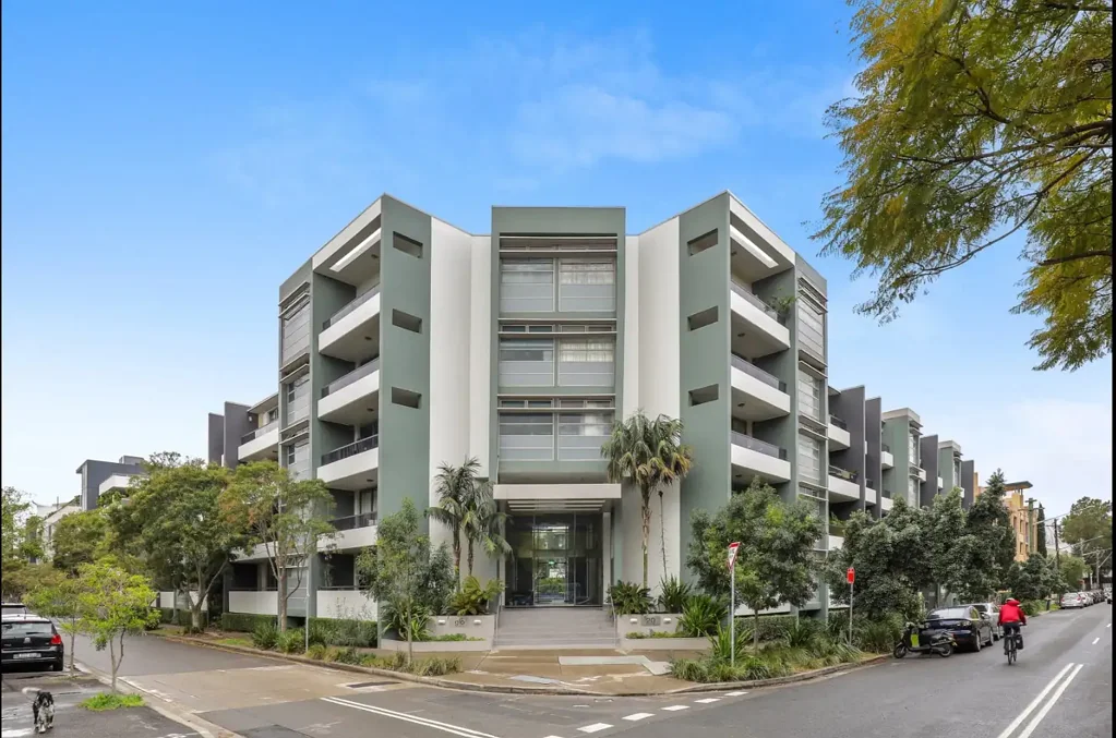 Stylish 1-Bedroom Apartment in the Heart of Erskineville