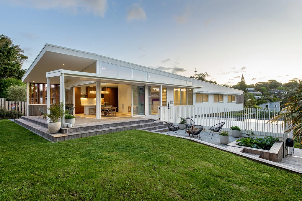 Murrays Bay 5Moenga Stylish & Sophisticated | Dream Family Home
