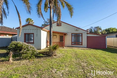 Falcon 3Zimmer Endless Potential on a Generous 827sqm Block
