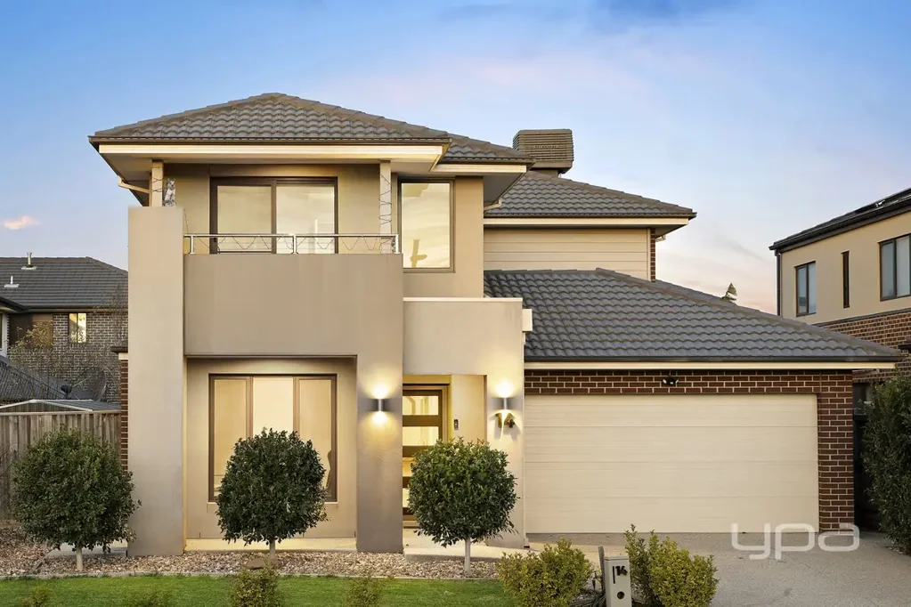 Elegant Double Storey Residence for Rent !!
