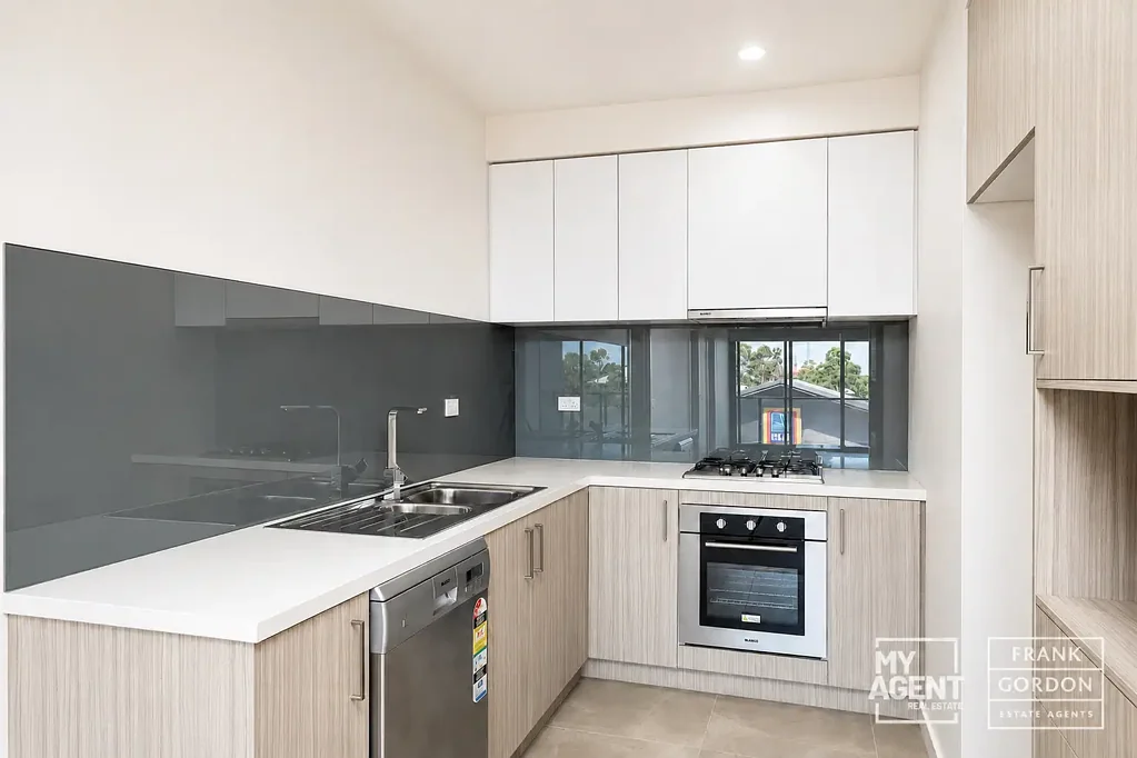 Modern 2-Bedroom Apartment in Prime Maribyrnong Location