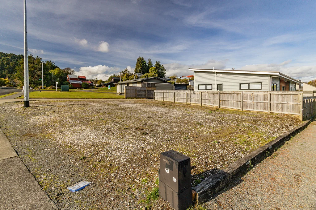 Ohakune Views, location and no covenants!