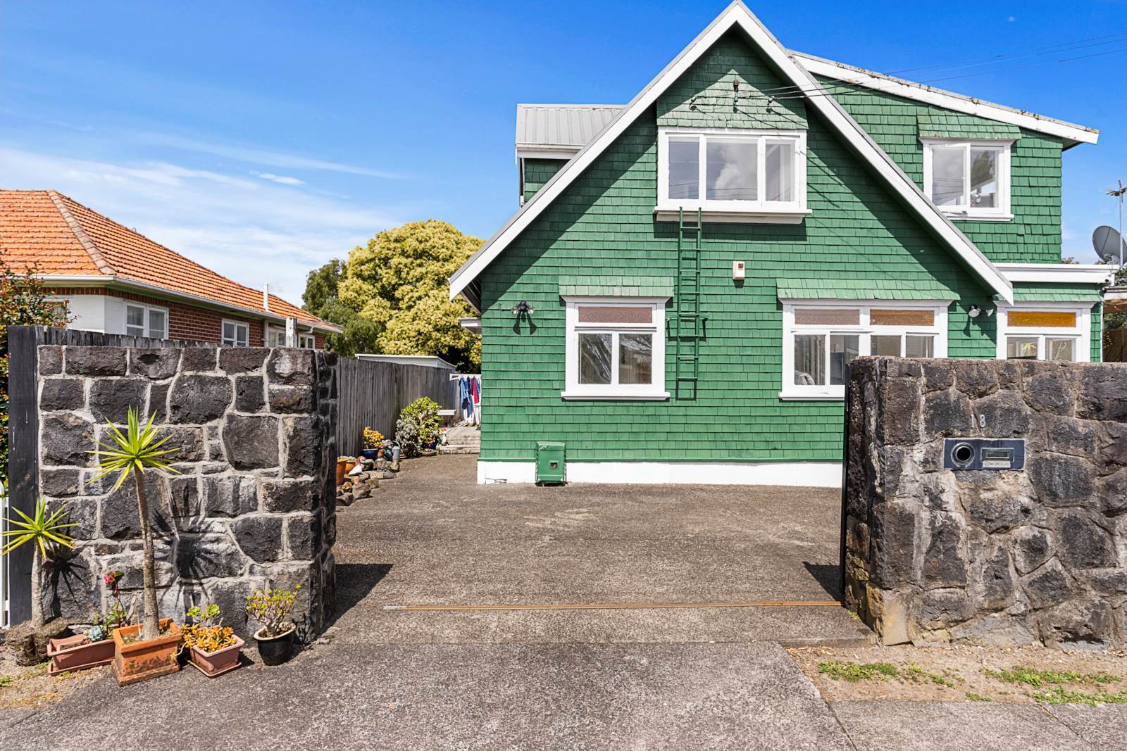 1/18 Reid Road, New Lynn, Auckland - Waitakere, 5 phòng ngủ, 2 phòng tắm, House