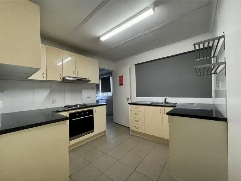 1 & 2/8 RENIER Crescent, Moranbah, QLD 4744