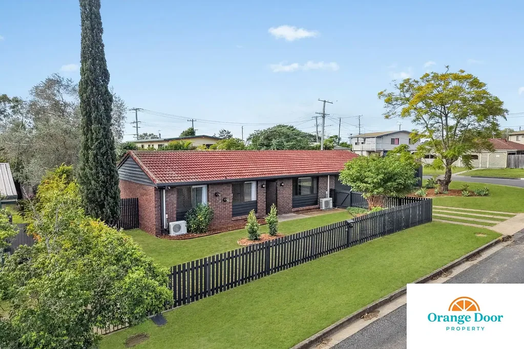 Beautifully Presented Family Home with Double Garage & Entertaining Area