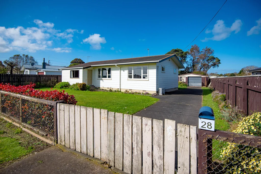 Waverley 3 Bedroom Vendor has relocated - must be sold!