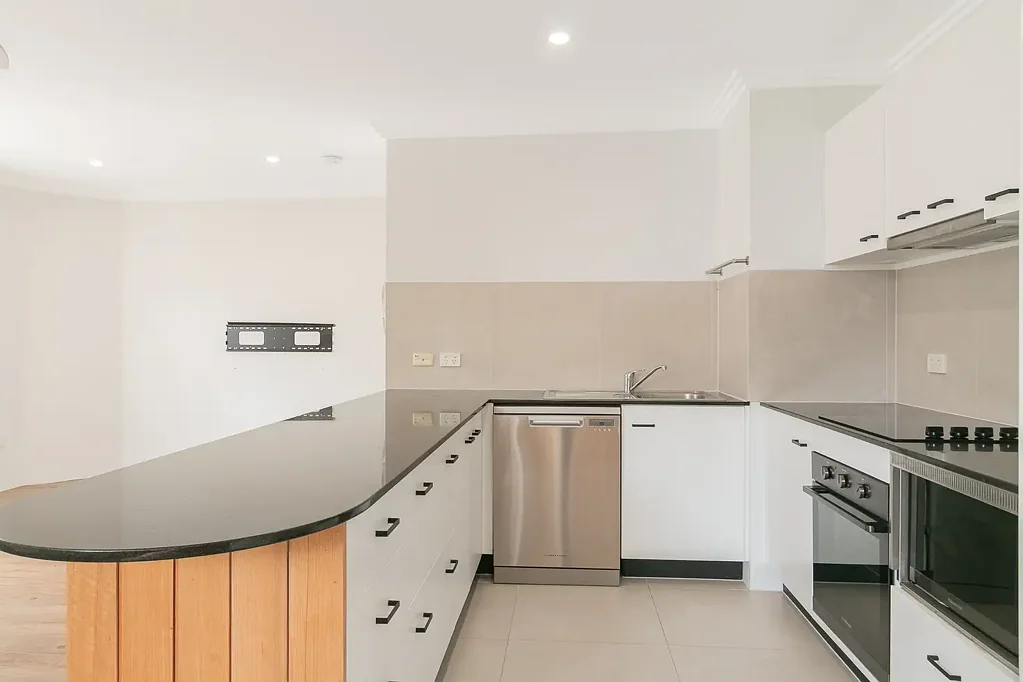 Coastal Living Just Moments from Mermaid Beach & Nobby’s Precinct