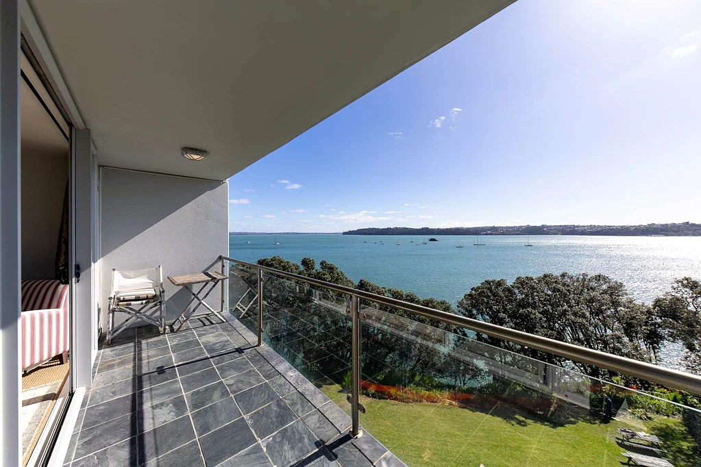Luxury furnished apartment