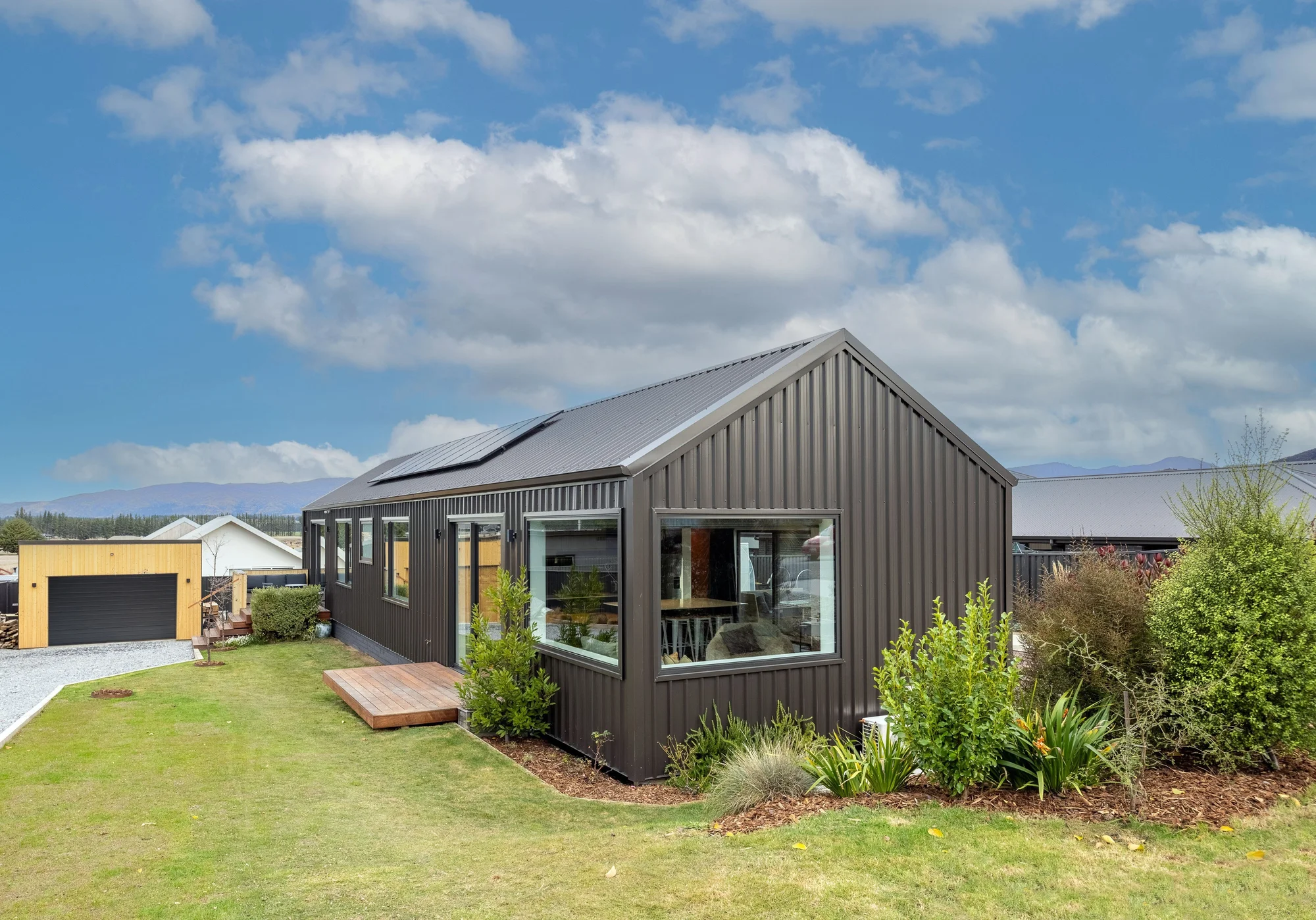 Lake Hawea 3બેડરૂમ Quality & Comfort Combined - See It for Yourself Today!