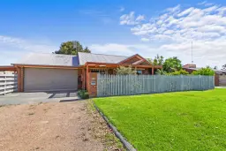 62 Coates Road, Lakes Entrance