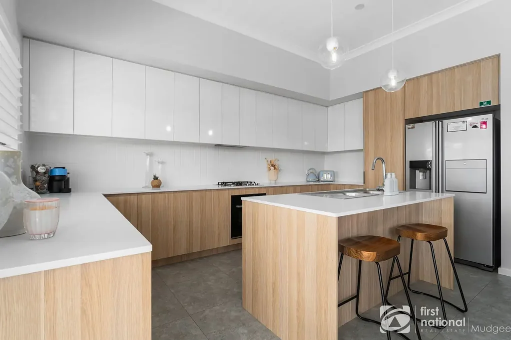 Mudgee 4 Bedroom FREE STANDING MODERN AND COSY LIVING