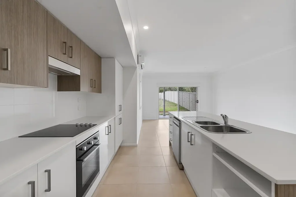 Ulladulla 4ห้องนอน Dual Investment or Lifestyle Opportunity – Buy One or Both!
